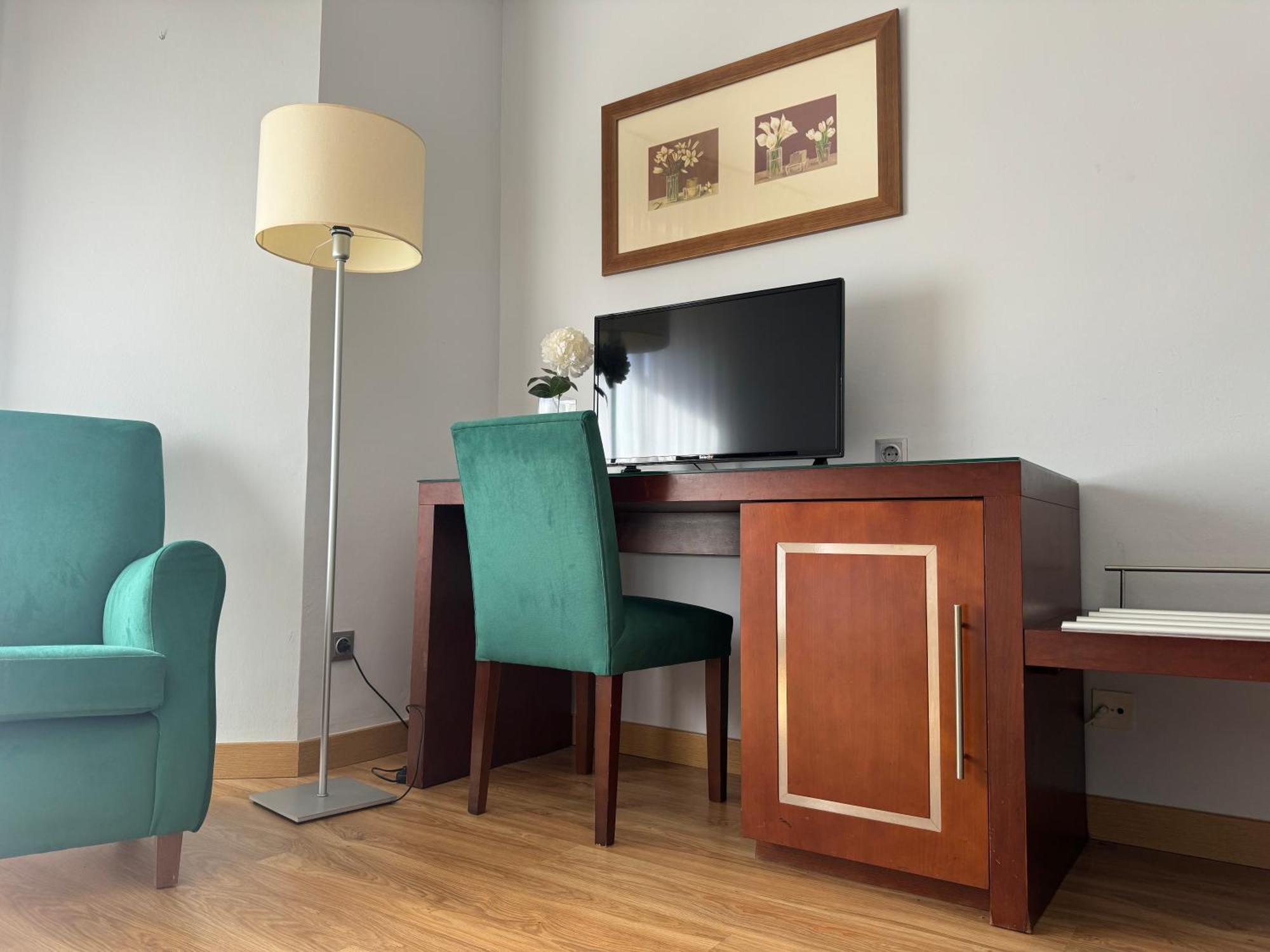 לינארס Hotel Rl Anibal מראה חיצוני תמונה