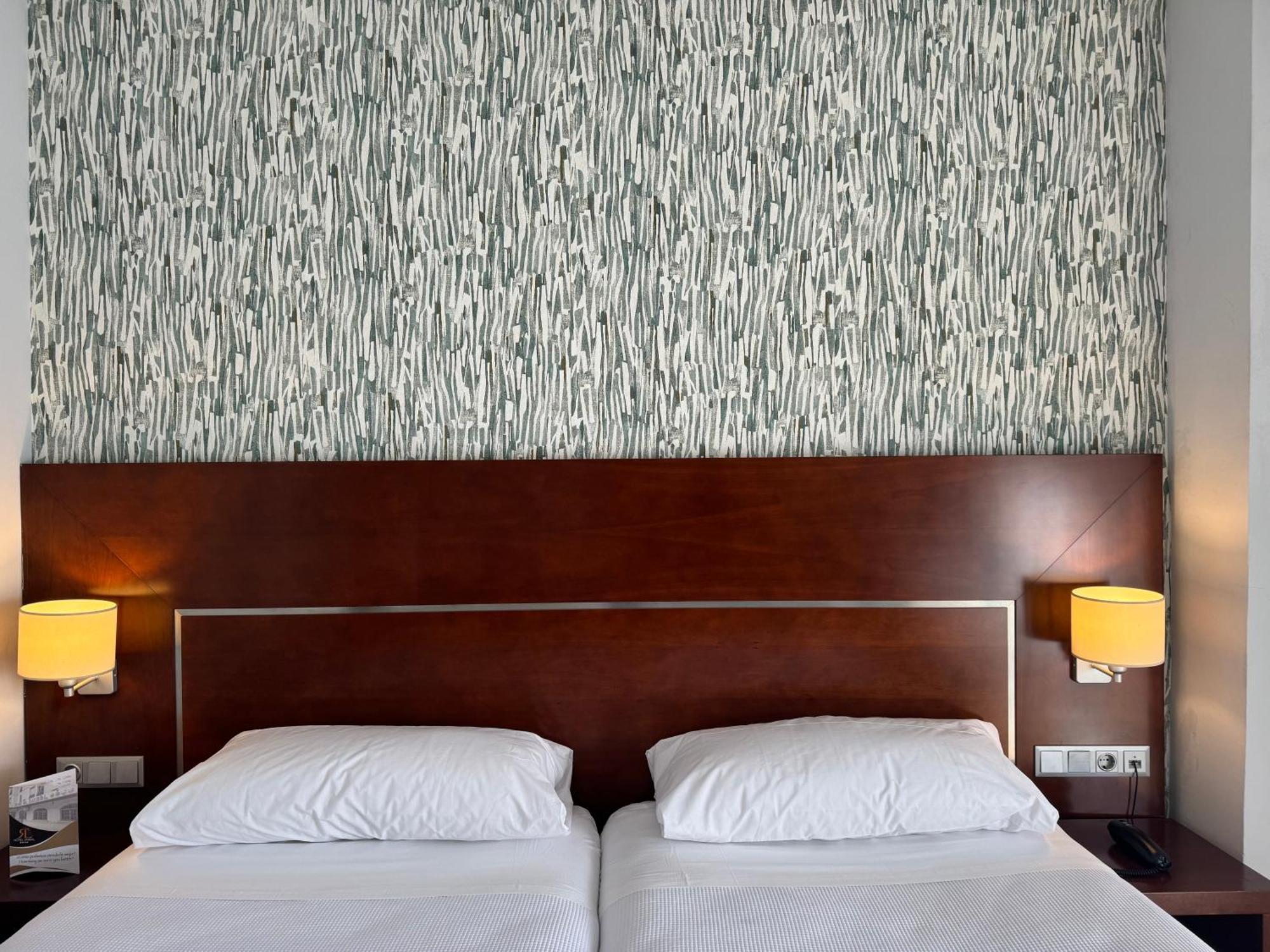 לינארס Hotel Rl Anibal מראה חיצוני תמונה